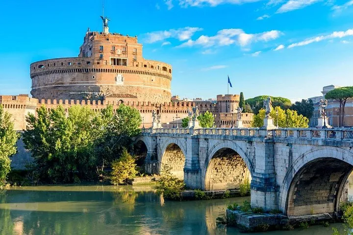 One hour inside Castel Sant'Angelo with an English-speaking guide on the guided option, on a tour of Castel Sant'Angelo, castle tours in Europe